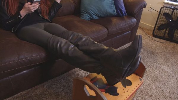 SCARLETT S ASS AND FEET 2 Online now